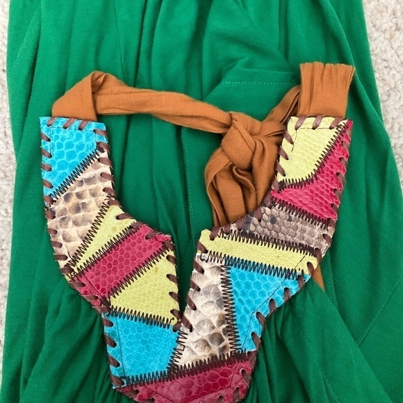 T-bags Los Angeles Green Top with Hand-sewn Leather Collar Size M - Picture 6 of 7